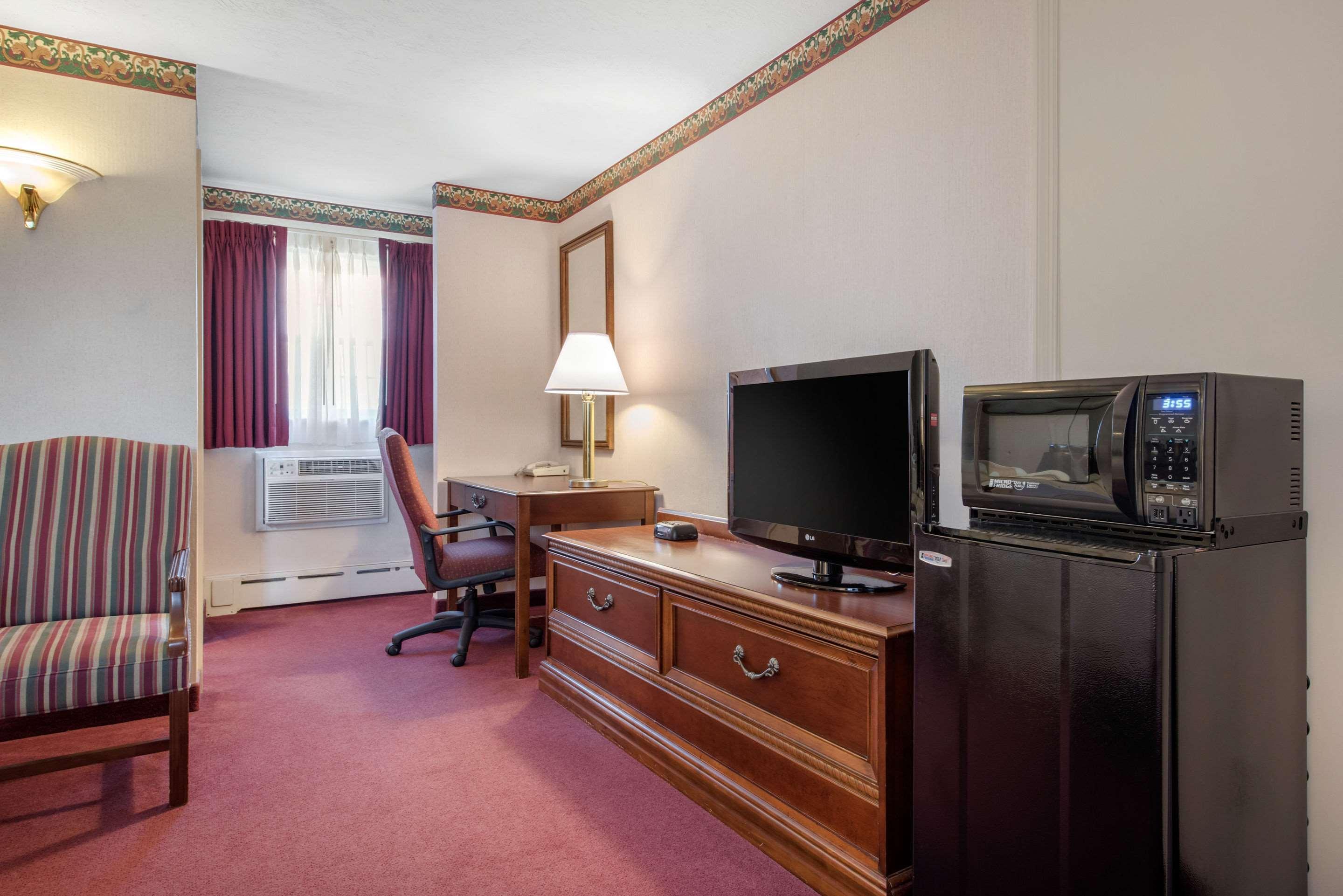 Quality Breeze Manor 2*