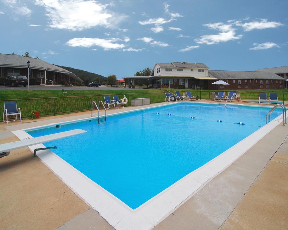 Quality Breeze Manor 2* Breezewood