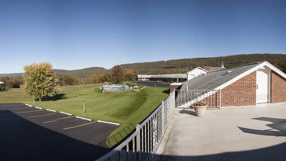 Quality Breeze Manor Hotel Breezewood