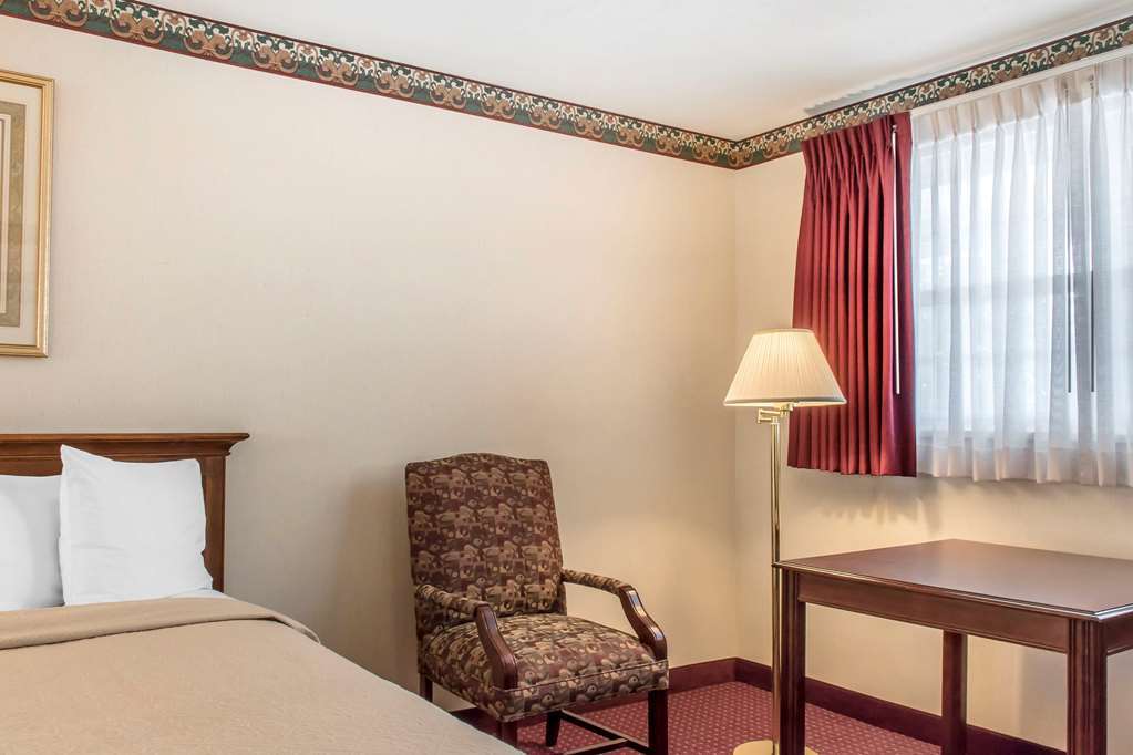 Quality Breeze Manor 2* Breezewood